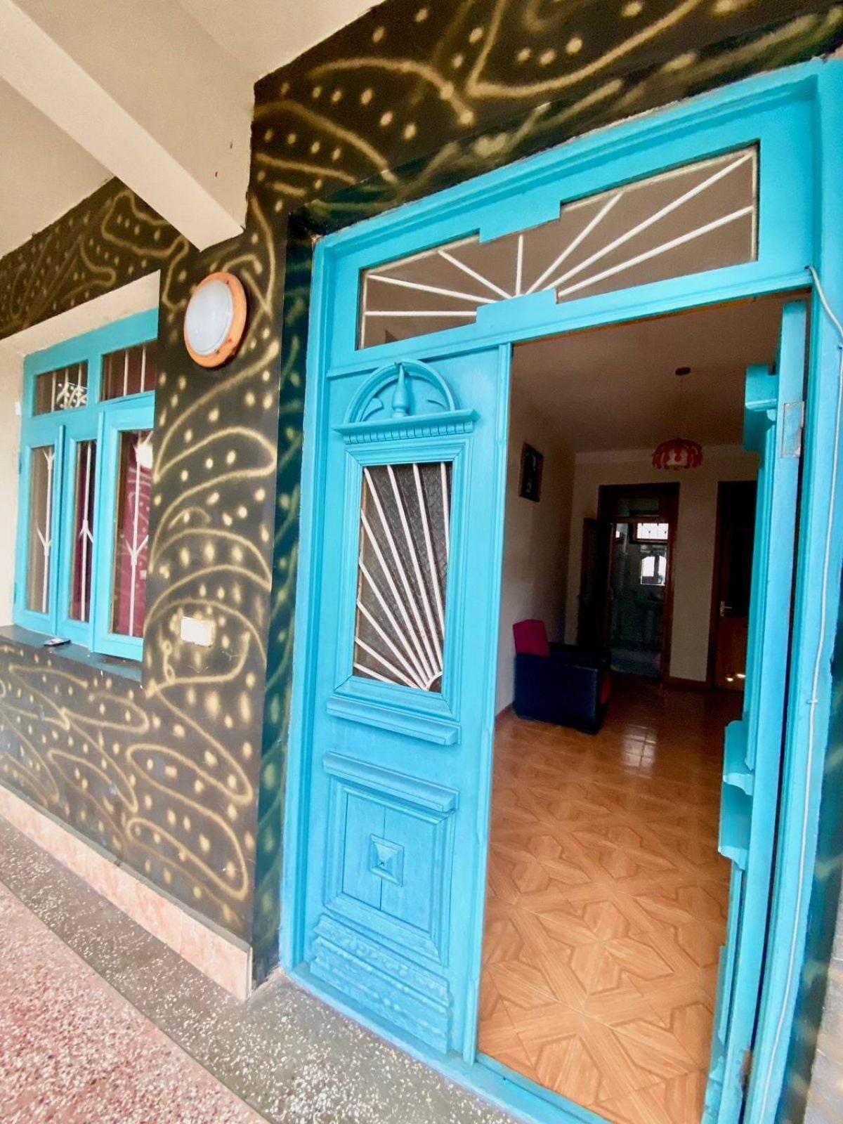 Nino And Ali Apartment Batumi Luaran gambar